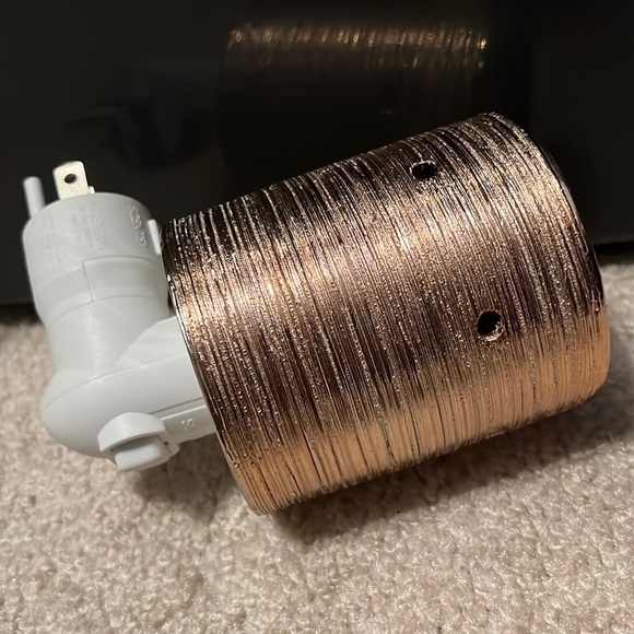 Scentsy Mini Warmer, Etched Rose Gold - Picture 2 of 6